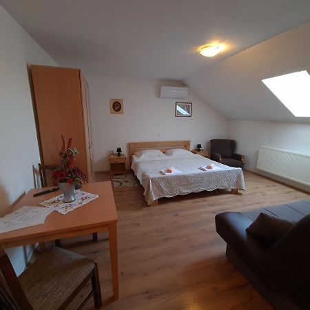 Guest House Aquarius Bosnjaci Eksteriør bilde