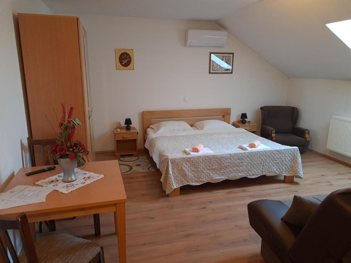 Guest House Aquarius Bosnjaci Eksteriør bilde
